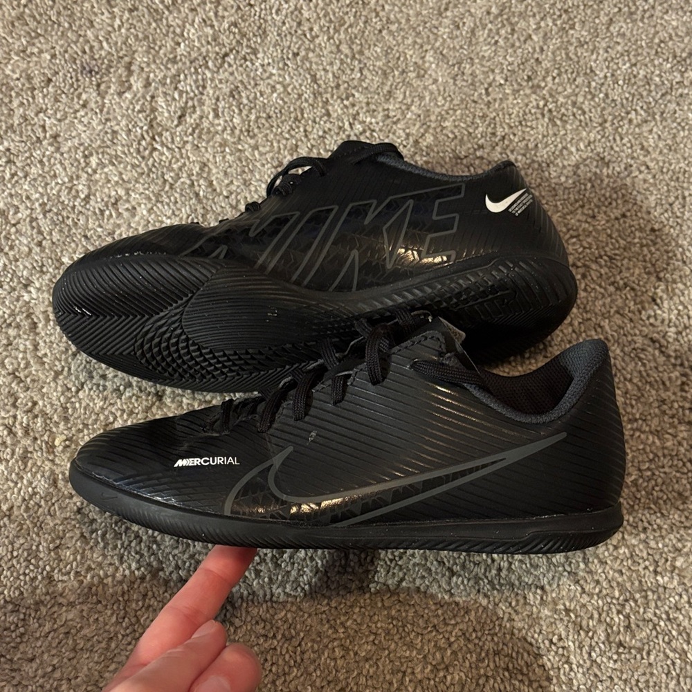 Nike Mercurial Black Kids Sneakers indoor soccer ⚽️